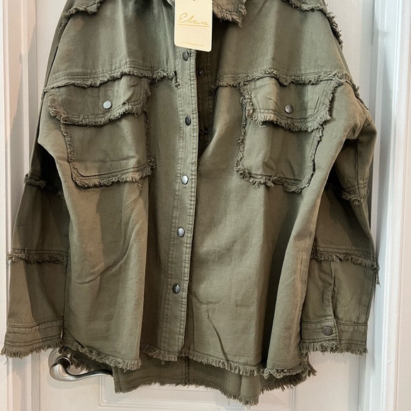 Elan Olive Frayed Shacket (shirt jacket) oversized small. PTP 26 L 28/29 NWT - Picture 2 of 6